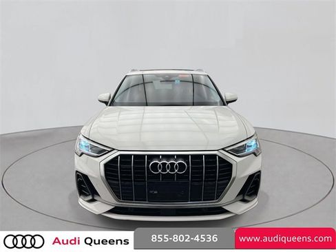 Used 2023 Audi Q3 2.0T Premium w/ Convenience Package image 2