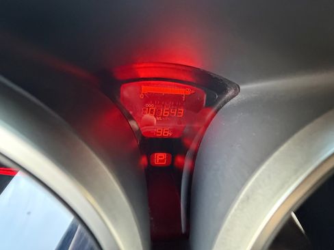 Used 2017 Nissan Juke SL image 11