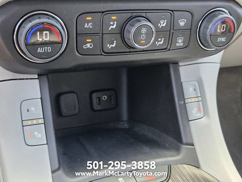 Used 2019 GMC Acadia SLT FWD image 18