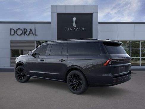 New 2025 Lincoln Navigator L Reserve w/ Jet Appearance Package AWD/4WD image 4