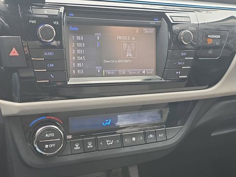 Used 2014 Toyota Corolla LE image 14