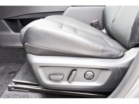 Certified 2025 Nissan Rogue SV w/ SV Premium Package image 28