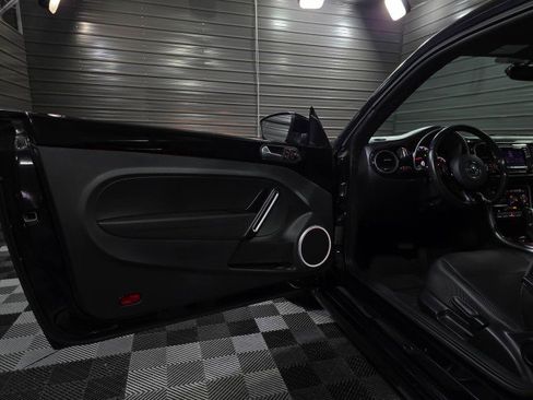 Used 2019 Volkswagen Beetle 2.0T SE FWD image 30
