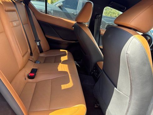 Used 2022 Lexus IS 300 image 12