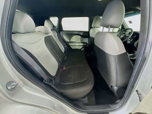 Used 2018 Kia Soul w/ Convenience Package image 28