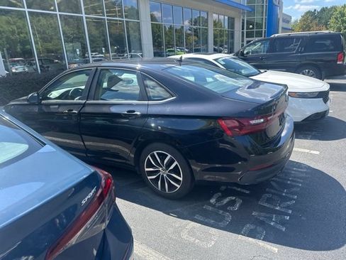 Used 2025 Volkswagen Jetta SE FWD image 7