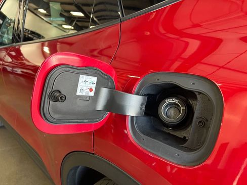 Used 2020 Ford Escape SE image 28