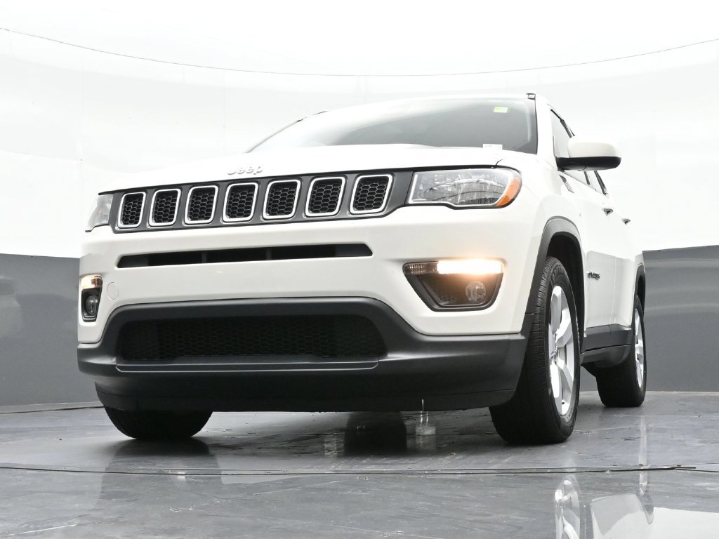 Used 2021 Jeep Compass Latitude w/ Sun and Sound Group FWD image 30