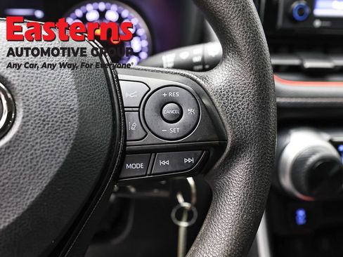 Used 2021 Toyota RAV4 LE image 16