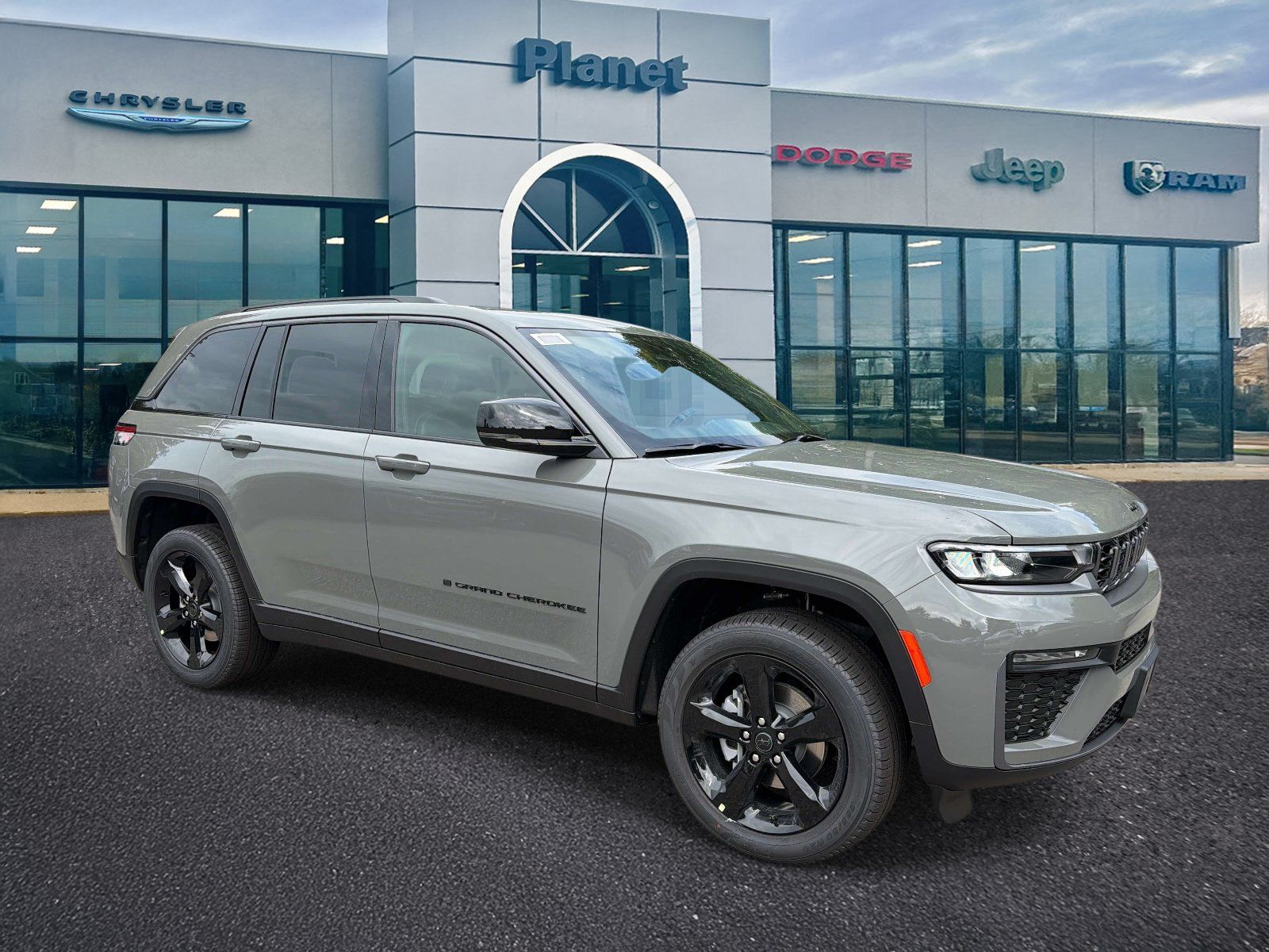 New 2027 Jeep Grand Cherokee Limited AWD/4WD image 1