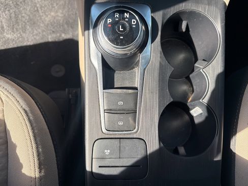 Used 2021 Ford Escape SE image 18