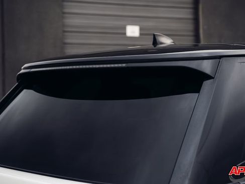 Used 2018 Land Rover Range Rover HSE image 28