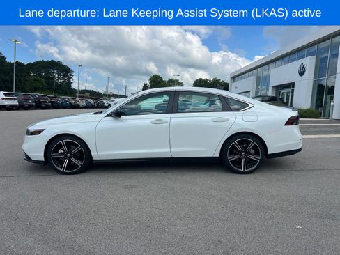 Used 2024 Honda Accord Sport image 9