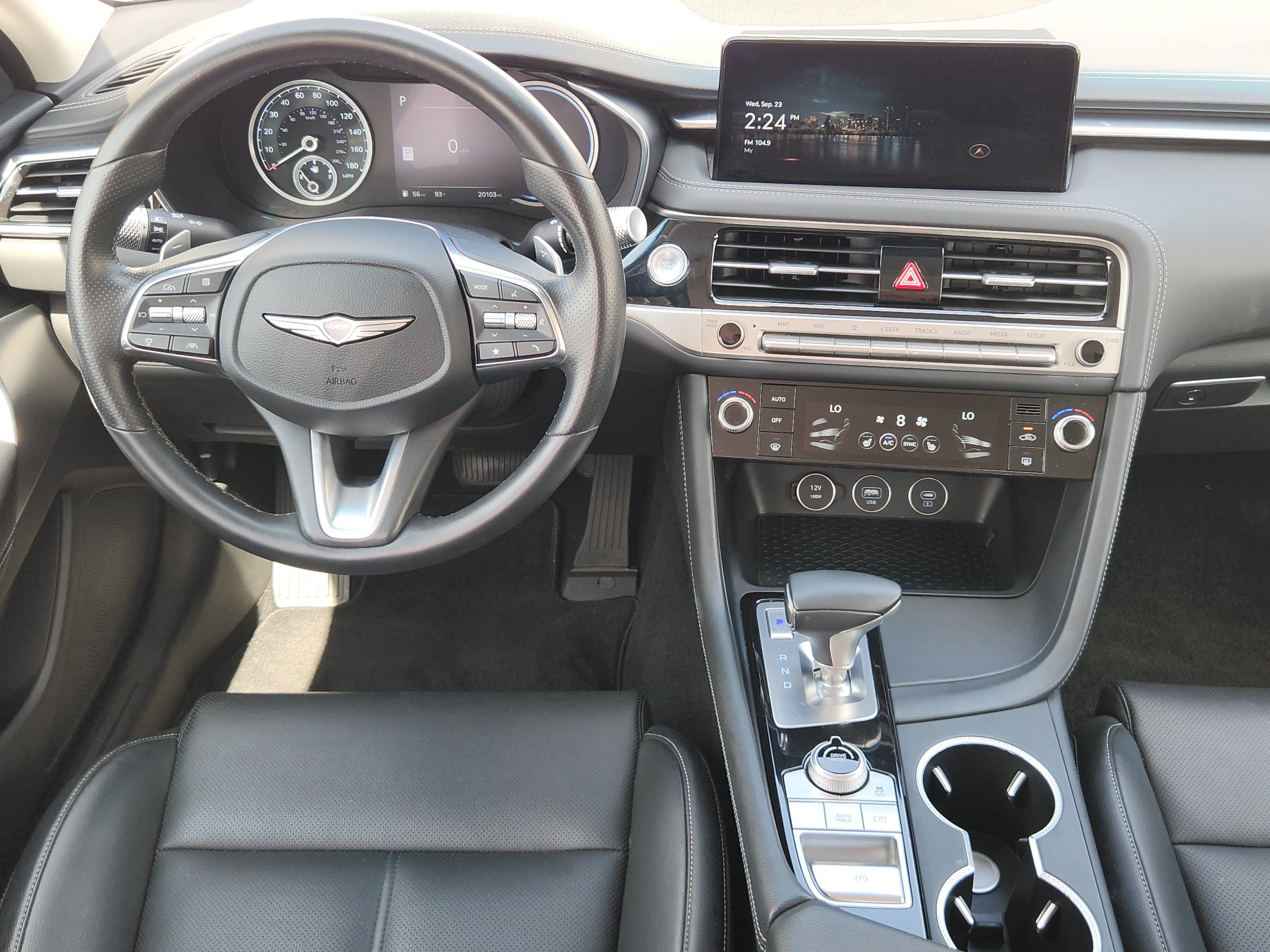 Used 2025 Genesis G70 2.5T RWD image 27