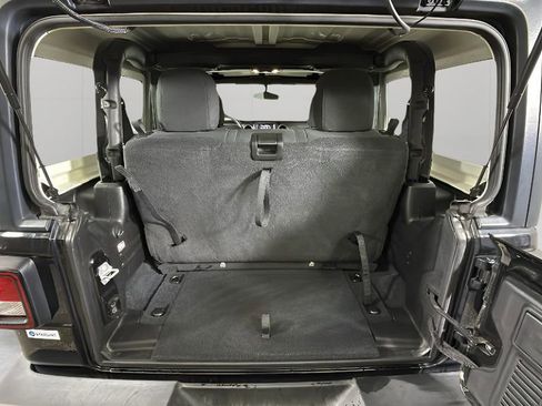 Used 2022 Jeep Wrangler Sport image 27