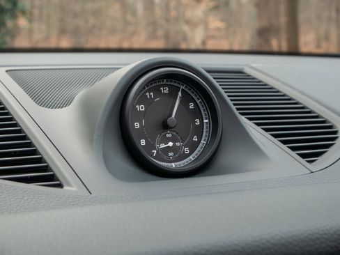 Certified 2025 Porsche Macan image 24