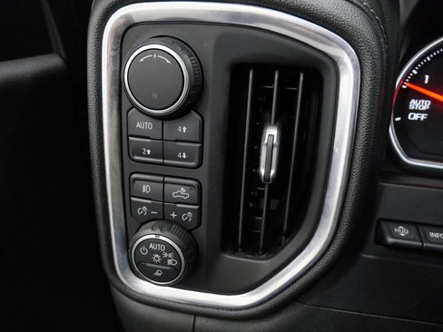 Used 2019 Chevrolet Silverado 1500 High Country w/ Technology Package AWD/4WD image 26