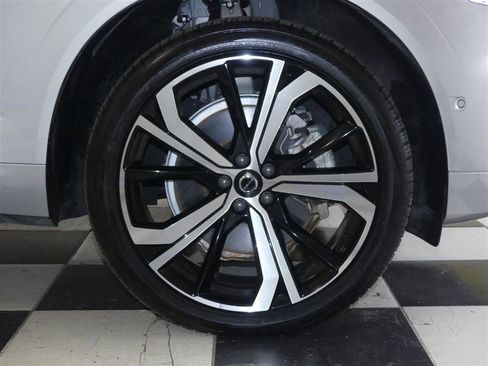Used 2024 Volvo XC60 T8 Ultimate image 30