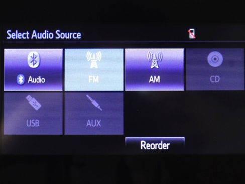 Used 2019 Toyota Corolla LE w/ Carpet Mat Package (TMS) FWD image 17