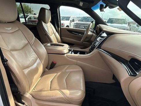 Used 2018 Cadillac Escalade ESV Platinum image 11