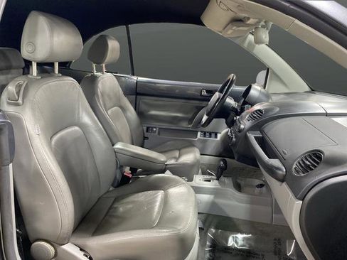 Used 2006 Volkswagen Beetle Convertible w/ Package 2 image 24