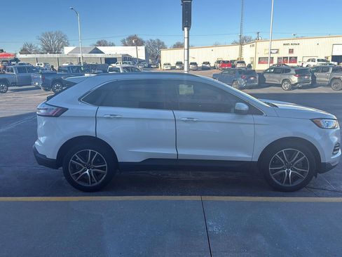 Used 2022 Ford Edge Titanium image 6