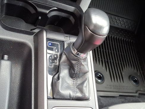 Used 2021 Toyota Tacoma TRD Sport image 18