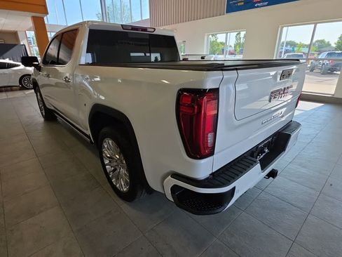 Used 2019 GMC Sierra 1500 Denali w/ Denali Ultimate Package AWD/4WD image 12