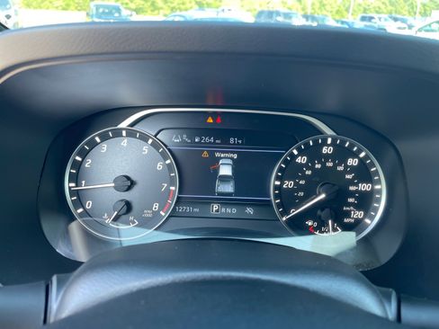 Used 2025 Nissan Frontier SV w/ SV Convenience Package RWD image 4