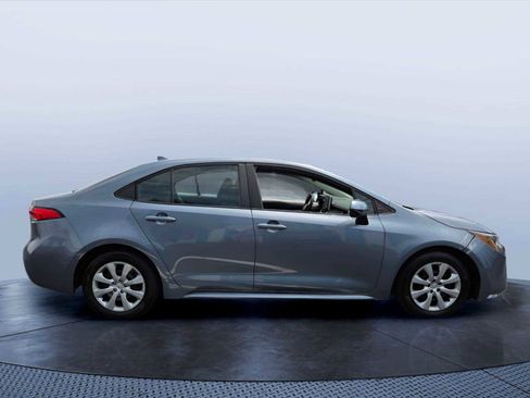 Used 2020 Toyota Corolla LE FWD image 6