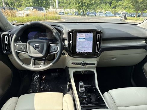 Used 2023 Volvo XC40 B5 Ultimate w/ Protection Package Premier AWD/4WD image 20