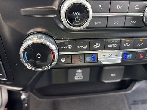 Used 2024 Ford F350 Lariat w/ Camper Package image 29