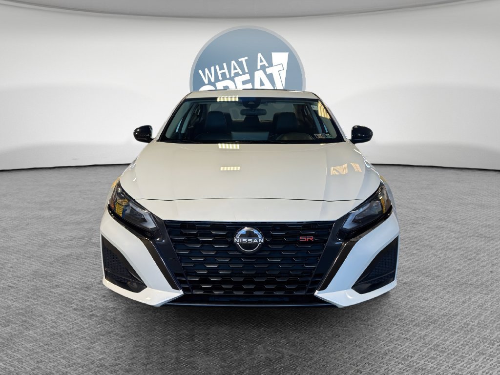 Used 2023 Nissan Altima 2.5 SR w/ SR Premium Package AWD/4WD image 9