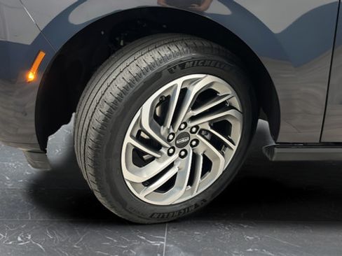 Used 2025 Lincoln Navigator L Reserve AWD/4WD image 39