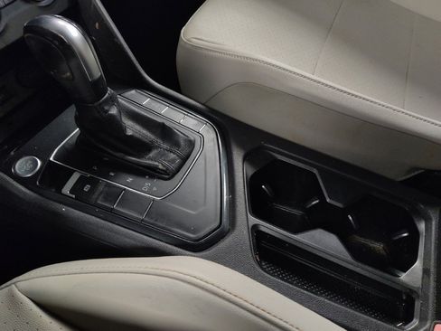 Used 2020 Volkswagen Tiguan SE image 26