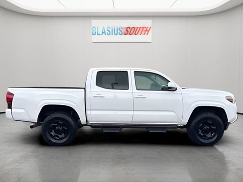 Used 2023 Toyota Tacoma SR AWD/4WD image 2