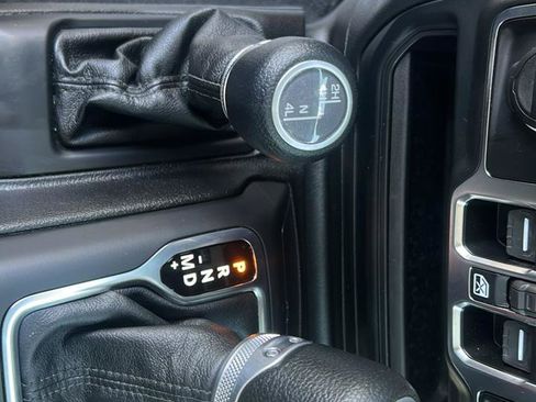 Used 2023 Jeep Gladiator Sport AWD/4WD image 20
