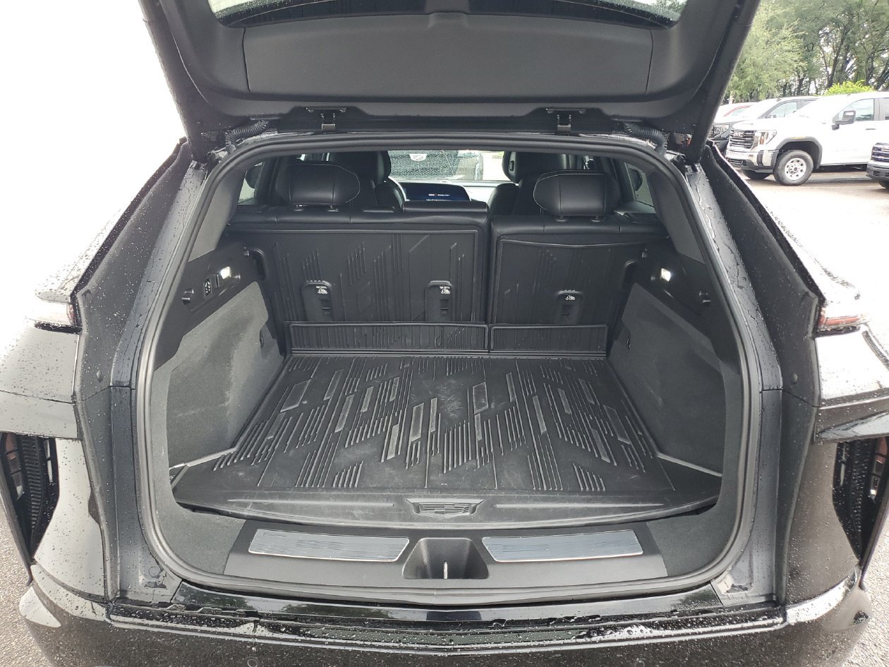 Used 2024 Cadillac Lyriq Sport w/ LPO, Floor Liner Package AWD/4WD image 9