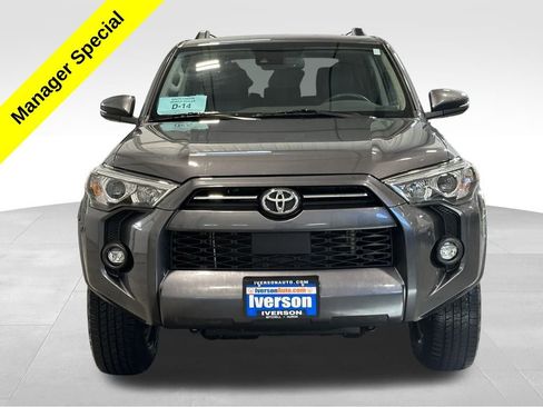 Used 2022 Toyota 4Runner SR5 Premium image 2