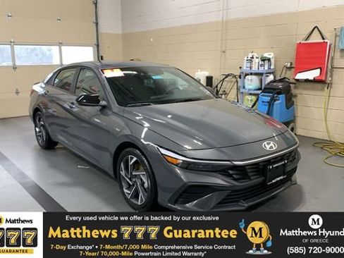 Certified 2025 Hyundai Elantra Sport image 1