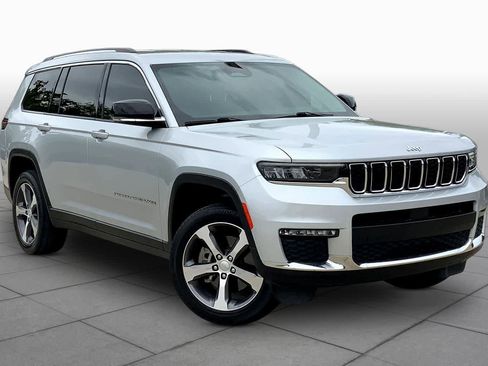 Used 2023 Jeep Grand Cherokee L Limited image 3