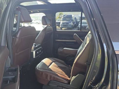 Used 2023 Ford Expedition Max Limited image 5