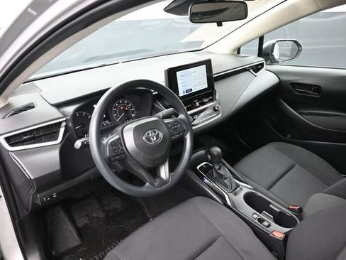 Certified 2025 Toyota Corolla LE FWD image 18