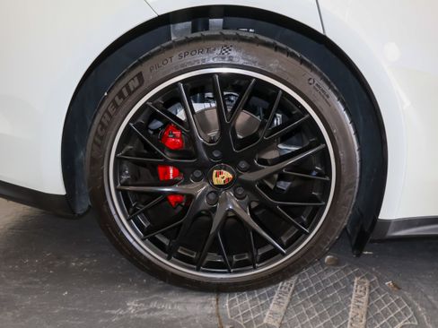 Used 2022 Porsche Panamera image 38
