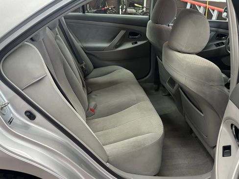 Used 2009 Toyota Camry LE FWD image 9