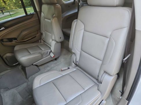 Used 2017 GMC Yukon XL SLT w/ Open Road Package image 32