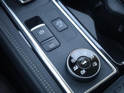New 2026 Nissan Pathfinder Platinum AWD/4WD image 19