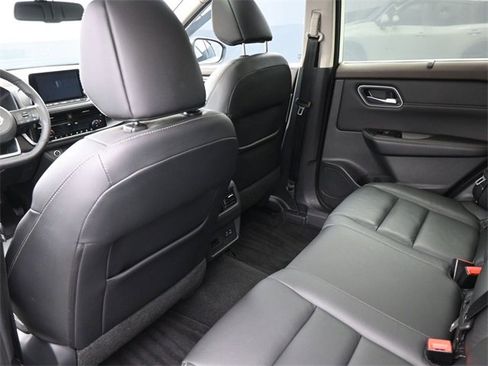 Used 2021 Nissan Rogue SL image 23