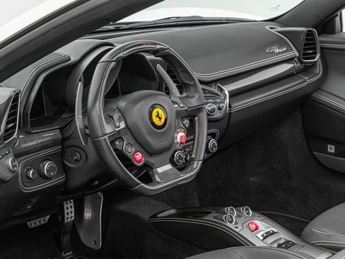 Certified 2014 Ferrari 458 Spider image 4