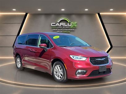 Used 2023 Chrysler Pacifica Touring-L
